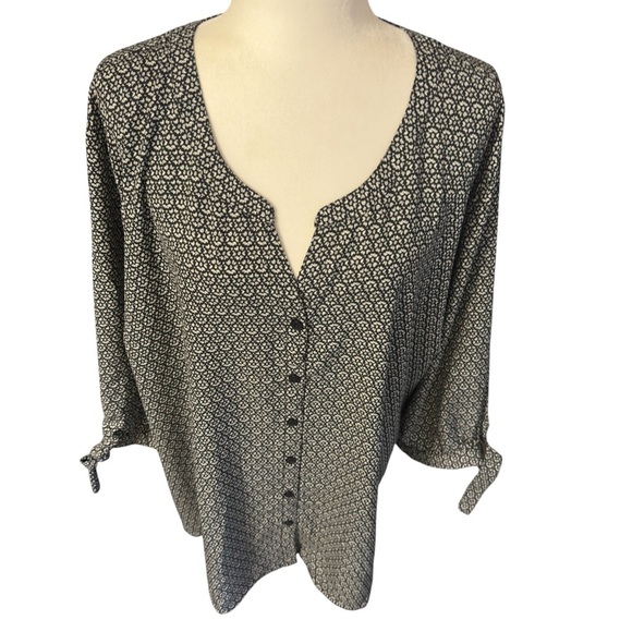 Catherines Black White Floral Blouse 4X Button Front Tie Sleeve Top - Picture 5 of 9